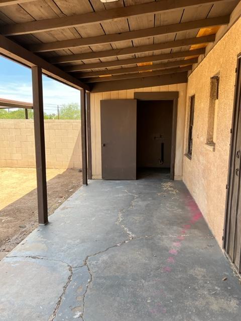 Building Photo - FOR RENT