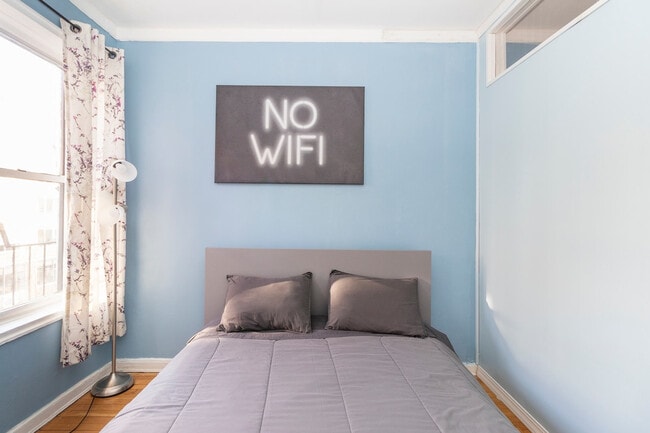 Building Photo - 340 E 80th St