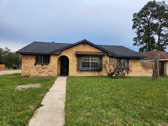 Building Photo - 9750 Hillis St
