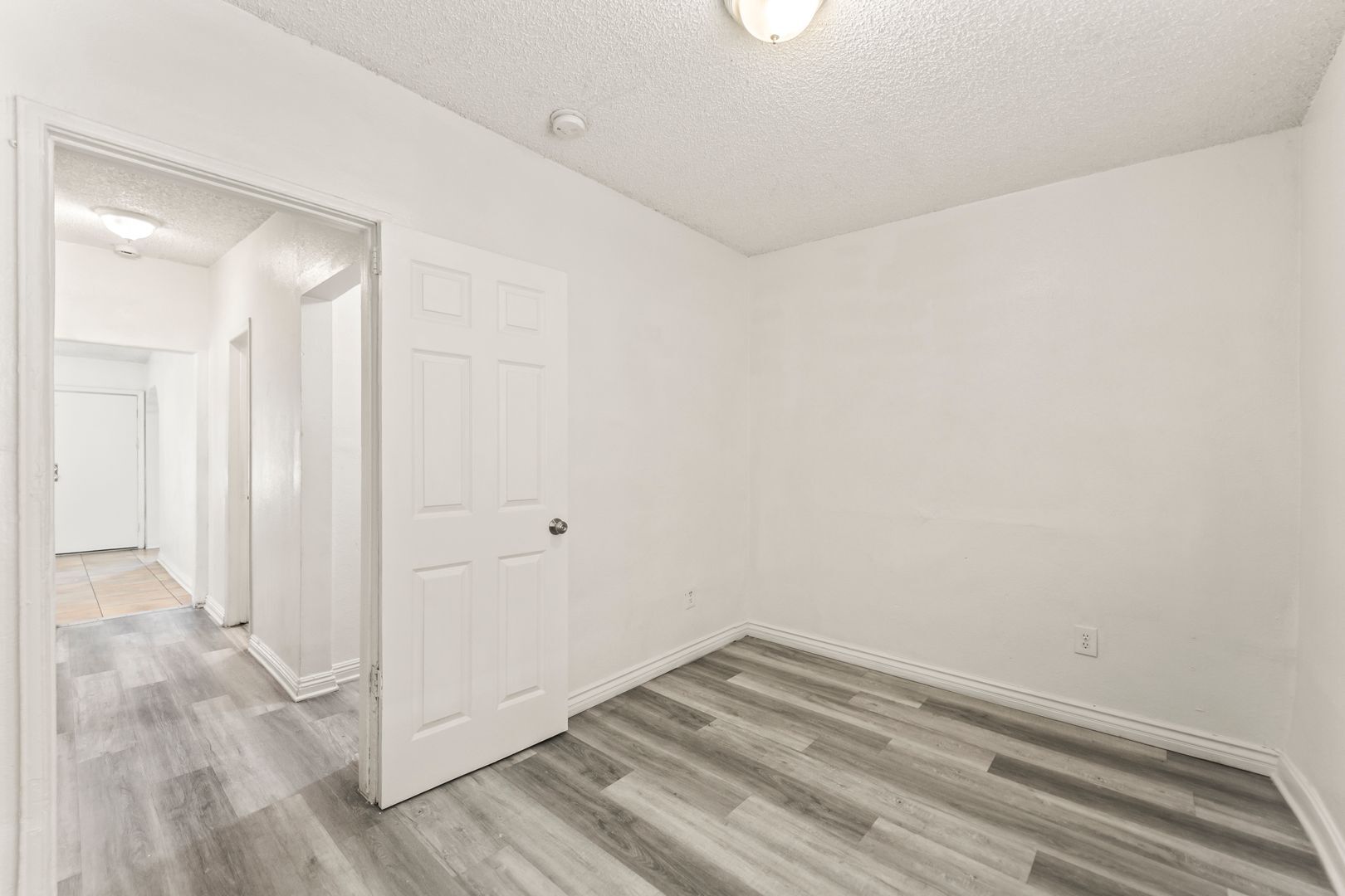 Building Photo - 709 E 108th St