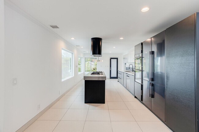 Building Photo - 11354 Sunshine Terrace