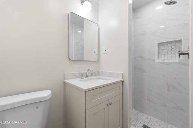 Building Photo - 317 Kim Dr