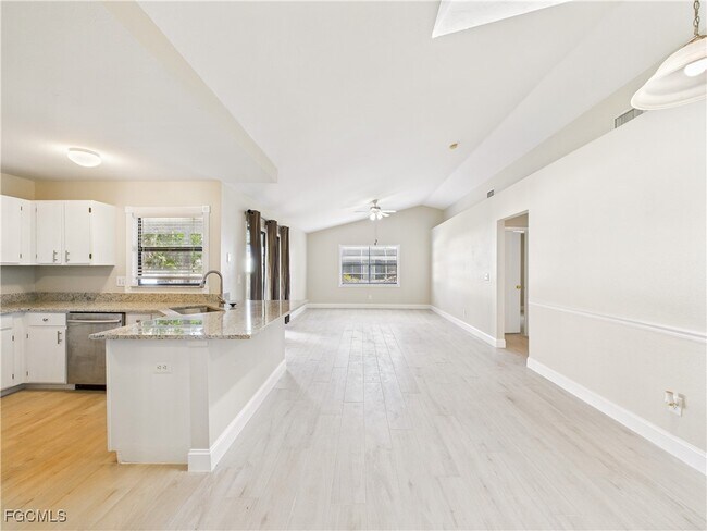 Building Photo - 17409 Braddock Rd