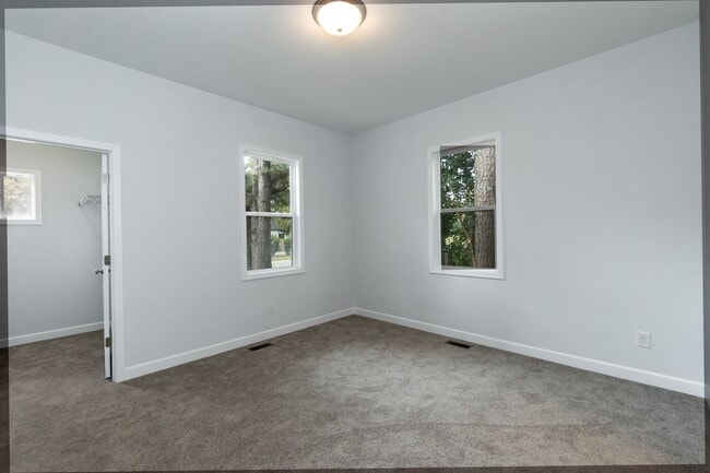 Building Photo - BEAUTIFUL Two Bedroom Home!