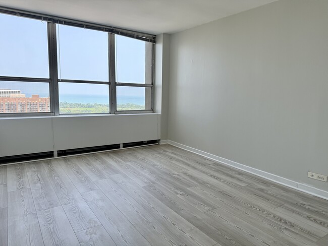 Building Photo - 655 W Irving Park Rd