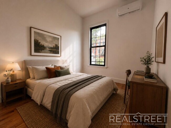 Building Photo - Available Now | Flexible 2BR / Flex 3BR Near the L