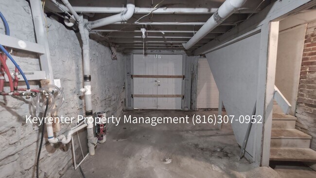 Building Photo - 5910 Park Ave