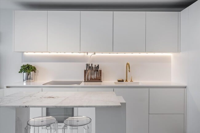 Building Photo - 360 E Randolph St