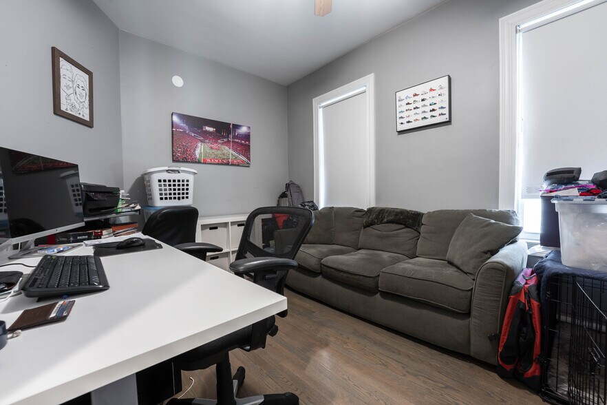 Building Photo - 2651 W Armitage Ave