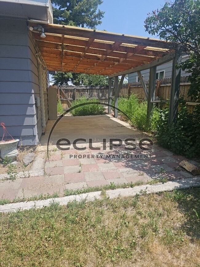 Building Photo - 717 Lee Dr