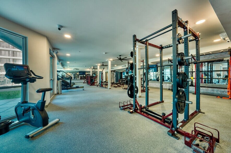 Building Photo - 400 N 2nd Ave