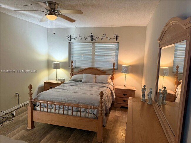 Building Photo - 2820 NE 201st Terrace