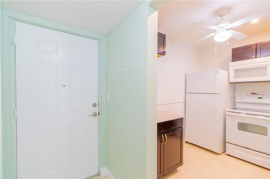 Building Photo - 4156 NW 90th Ave