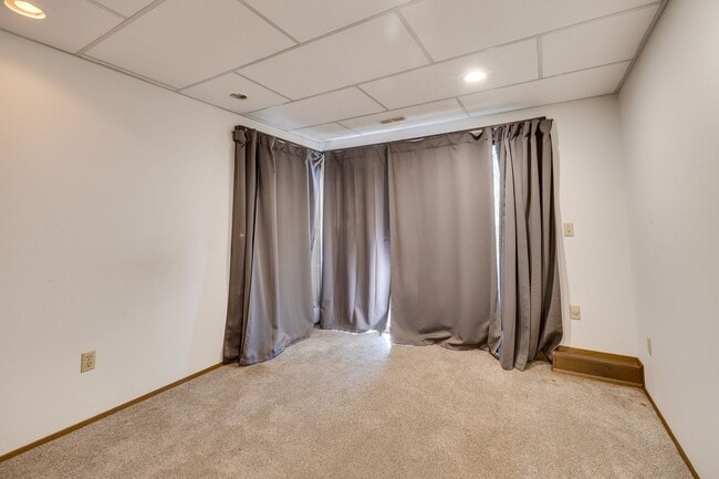 Building Photo - Mid Century Charming Bothell Retreat on 10...
