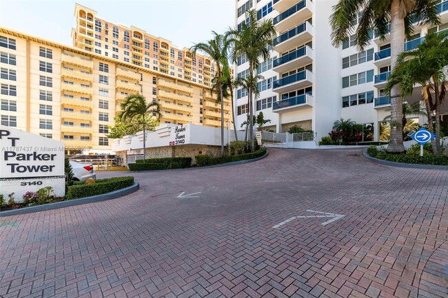 Building Photo - 3140 S Ocean Dr