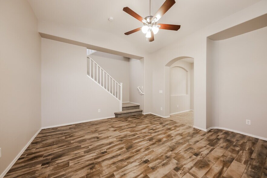 Building Photo - 2362 W Sleepy Ranch Rd