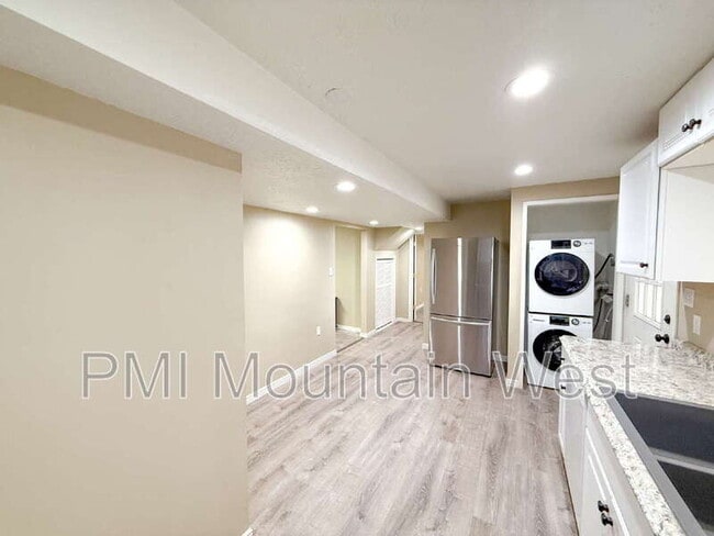 Building Photo - 678 S 650 W