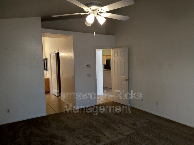 Building Photo - 292 W Shannon St