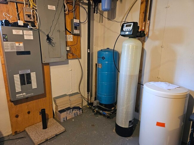 Building Photo - 13 Mitchell Rd