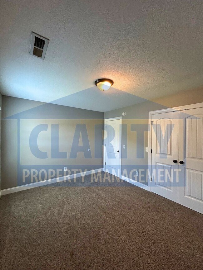 Building Photo - 3131 Pin Oaks Cir NE