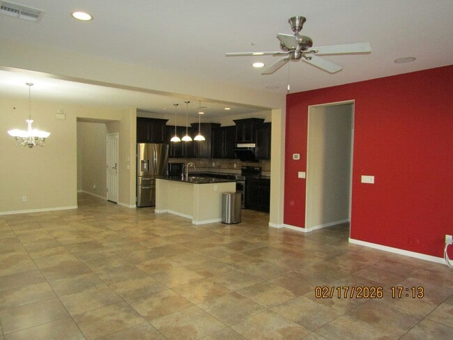 Building Photo - 4 Bedroom home gated community