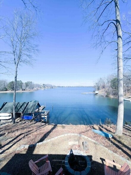 Building Photo - 152 Barksdale Ln