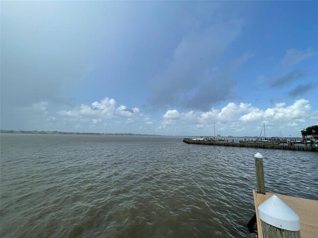 Building Photo - 4001 E NASA Pkwy