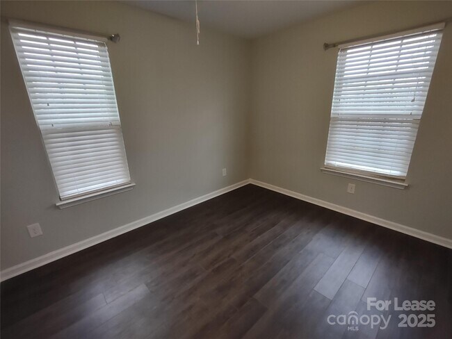 Building Photo - 4068 Zilker Park Dr
