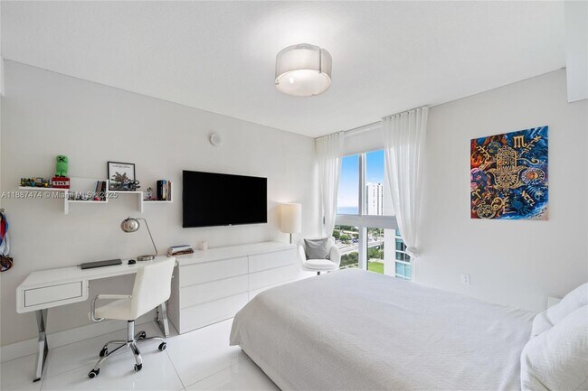 Building Photo - 300 Sunny Isles Blvd