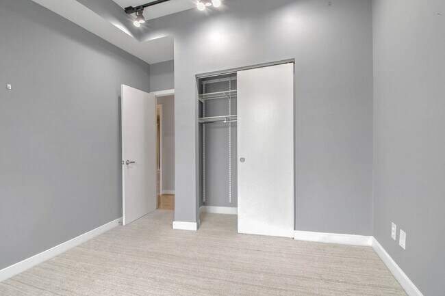 Building Photo - Fantastic Penthouse in Downtown Bethesda w...