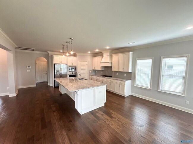 Building Photo - 4323 Flint Dr SE
