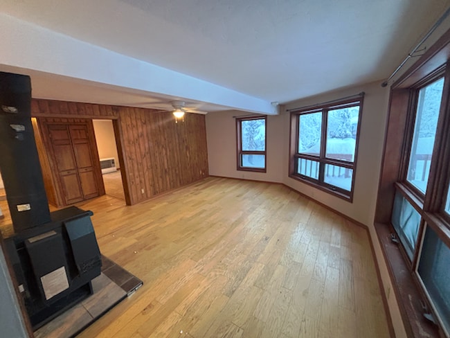 Building Photo - Bright 3-Bedroom Home in Town – Convenient Fairbanks Location