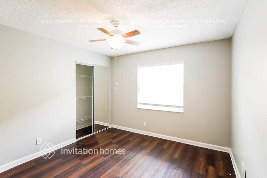 Building Photo - 2542 Country Golf Dr