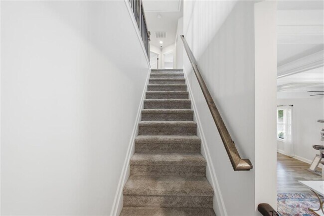 Building Photo - 2700 Westgate Park Dr