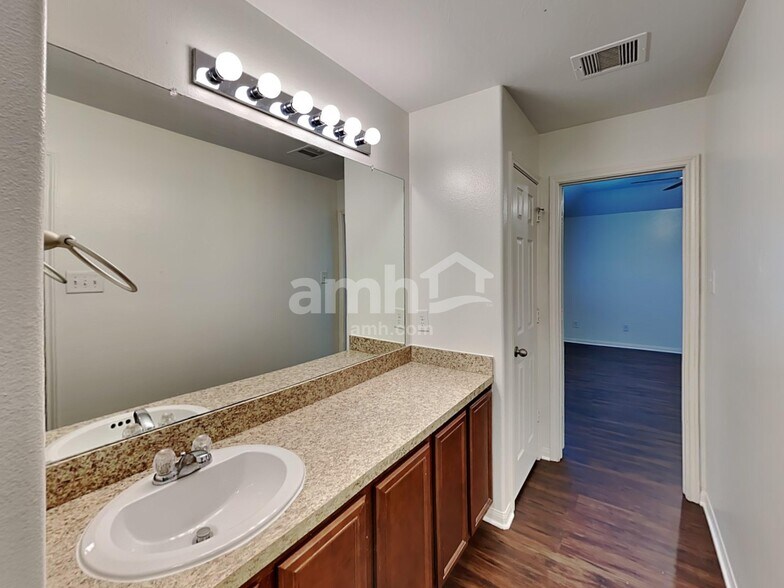 Building Photo - 5939 Stockholm Ct