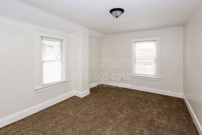 Building Photo - 3971 E 71st St