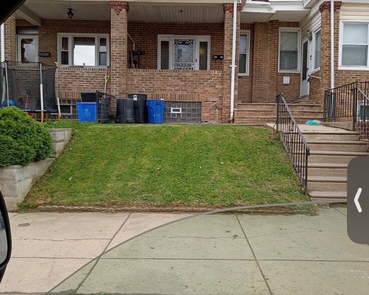Front house view - 4744 Sheffield Ave
