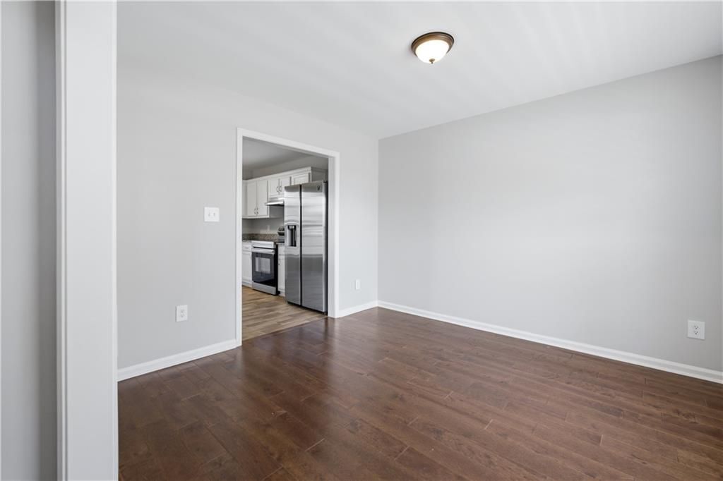 Building Photo - 1098 Village Creek