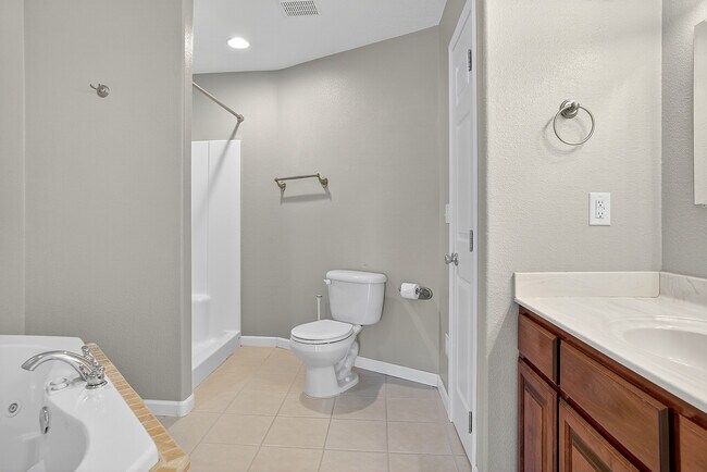 Building Photo - 401 Kahler Ct