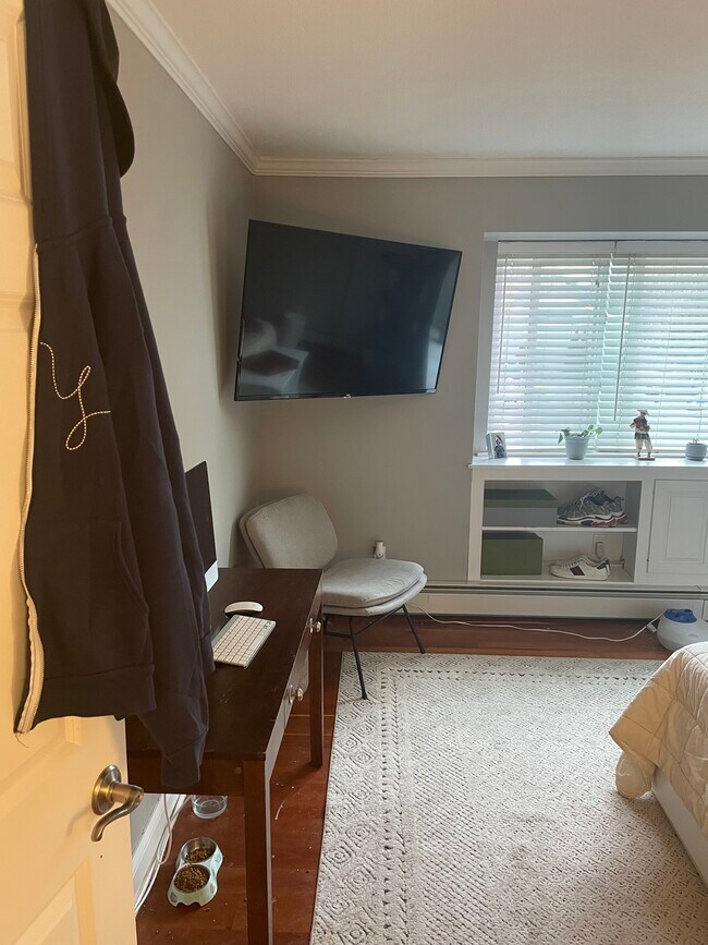 Bedroom 2 - 591 Glendale Ave