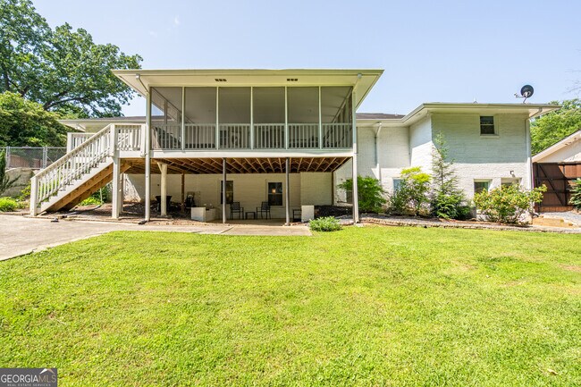 Building Photo - 2617 Caladium Dr NE