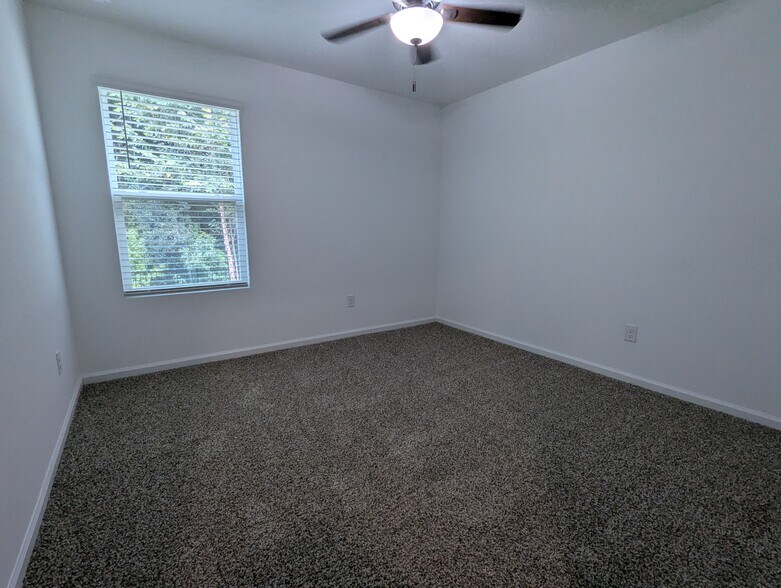 Building Photo - 137 Encanto Way