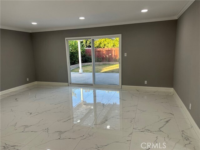 Building Photo - 16400 Dana Cir