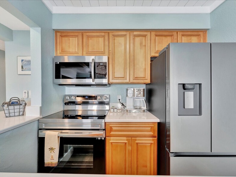 Building Photo - 2506 N Rocky Point Dr