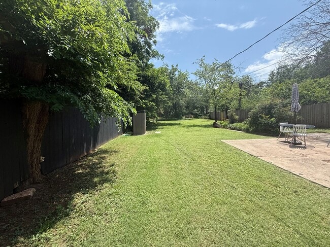 Building Photo - 1702 NW 38th St