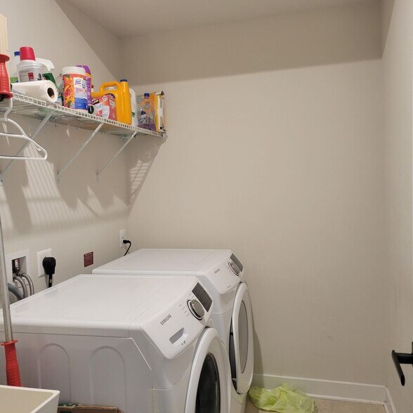 Building Photo - 18109 Red Cedar Rd