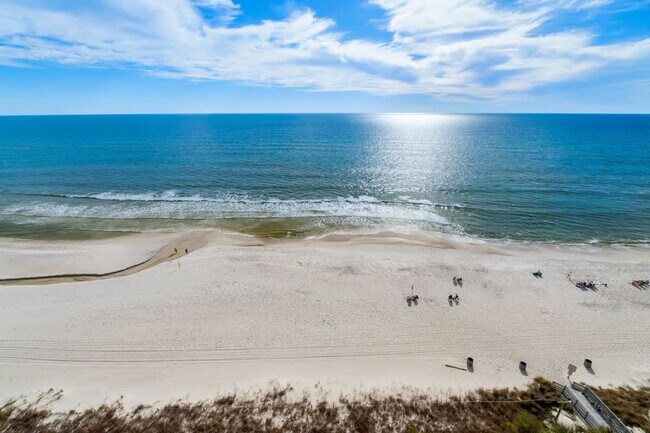 Building Photo - 17729 Front Beach Rd