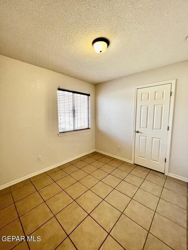 Building Photo - 12752 Tierra Salas Dr