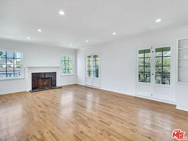 Building Photo - 1703 Kelton Ave