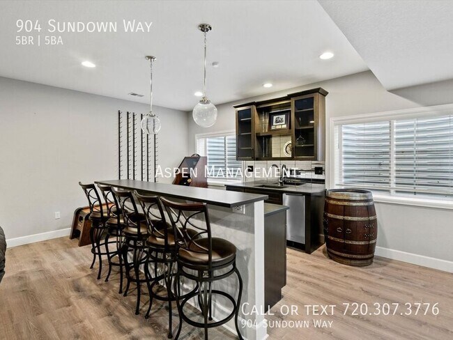 Building Photo - 904 Sundown Way